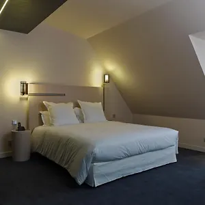 De Nell Paris